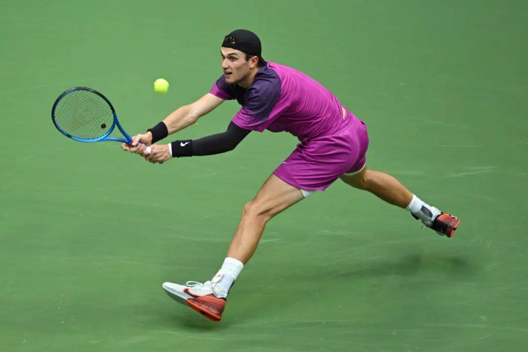 她显得有些 她显得有些